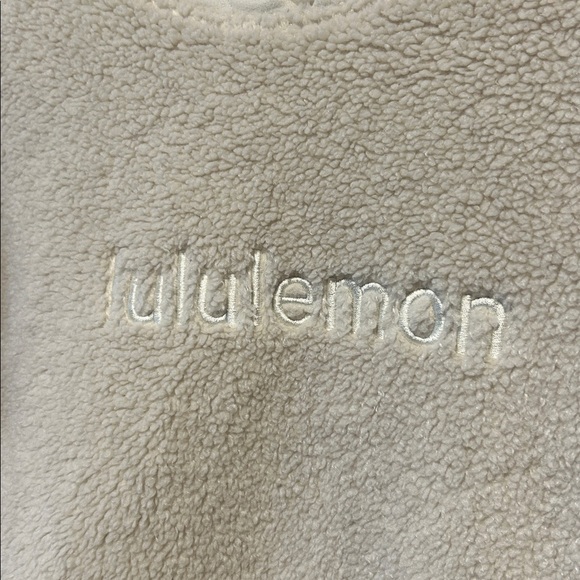 Lululemon Textured Fleece Embroidered Logo Hoodie - Picture 4 of 12